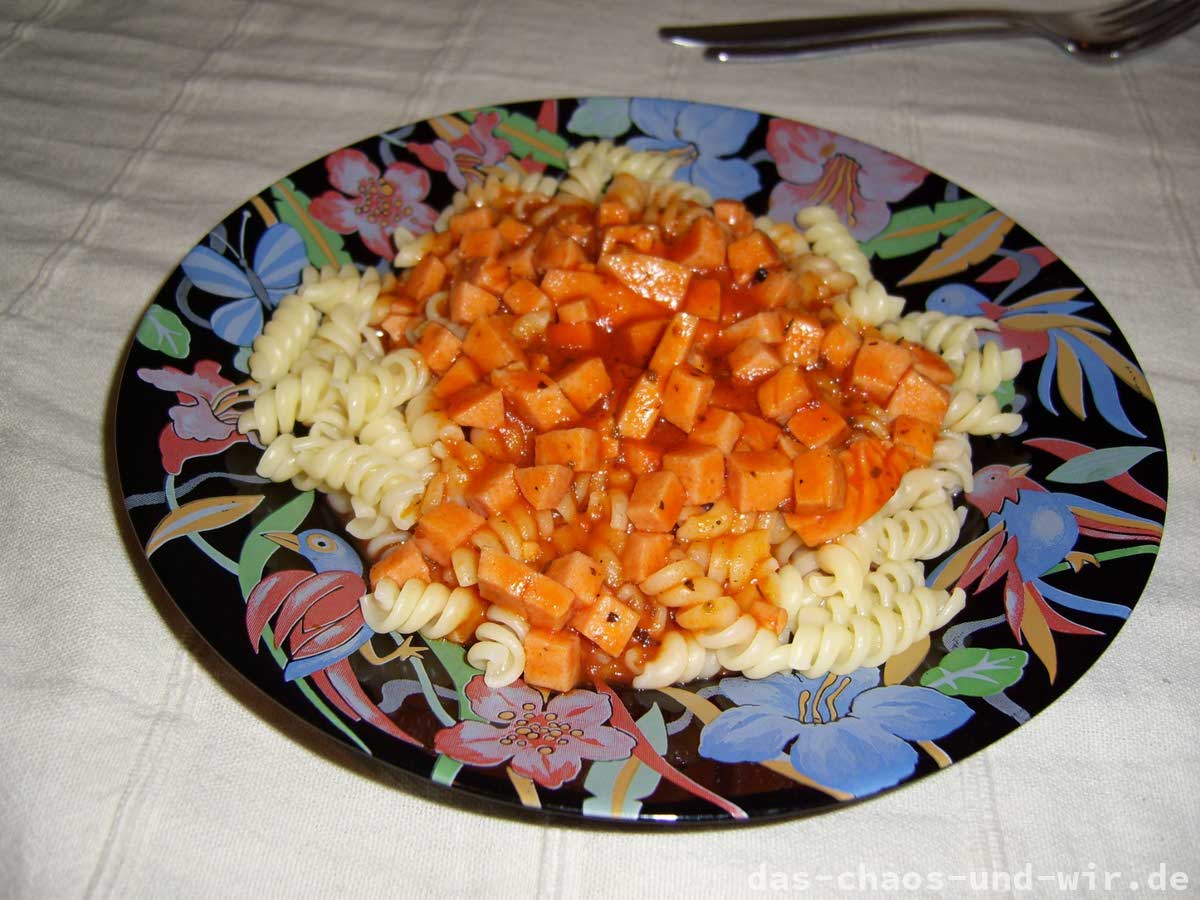 Nudeln mit Tomatensoße und Käse - Das Chaos und wir