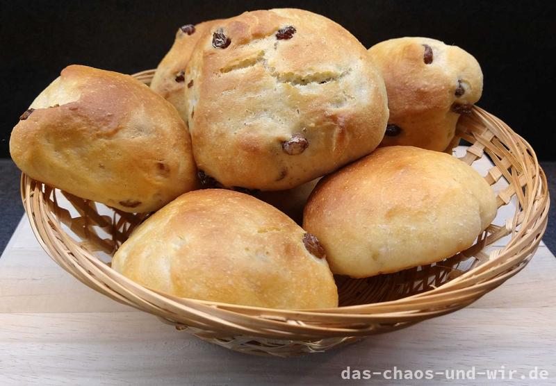 Skyr-Rosinen-Brötchen