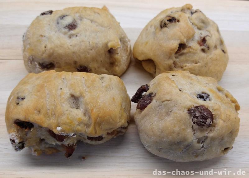 Vegane Rosinenbrötchen ohne Zucker