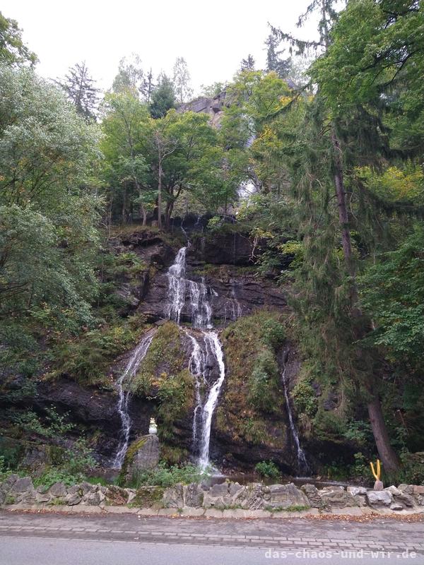 Blick aus dem Fenster beim Romkerhaller Wasserfall