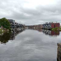 Häuse am Hafen in Emden