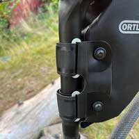 Befestigung an Sattelstütze des Ortlieb Seat Pack 16,5L