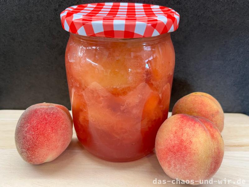 Klassische Pfirsichmarmelade mit Stücken