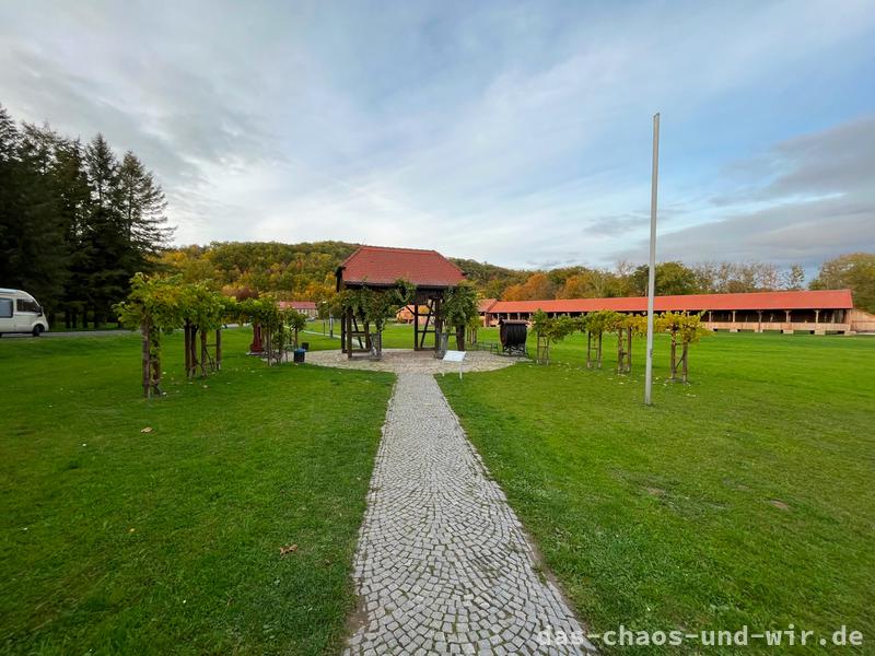 Weintor vor Gradierwerk