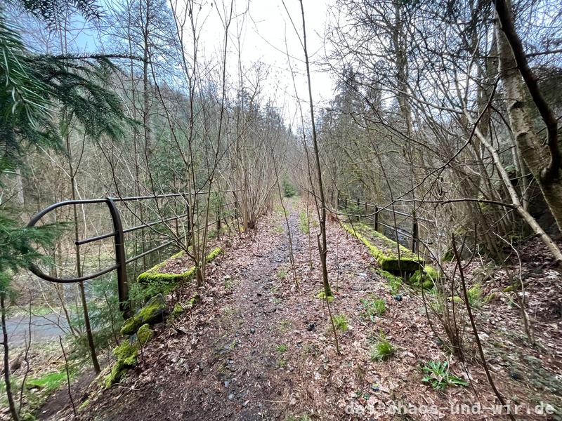 Alte Eisenbahnbrücke im Höllental