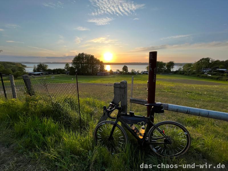 Blick auf den Tollensesee bei Sonnenuntergang