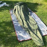 Snugpak Stratosphere aufgebaut auf Schutzplane